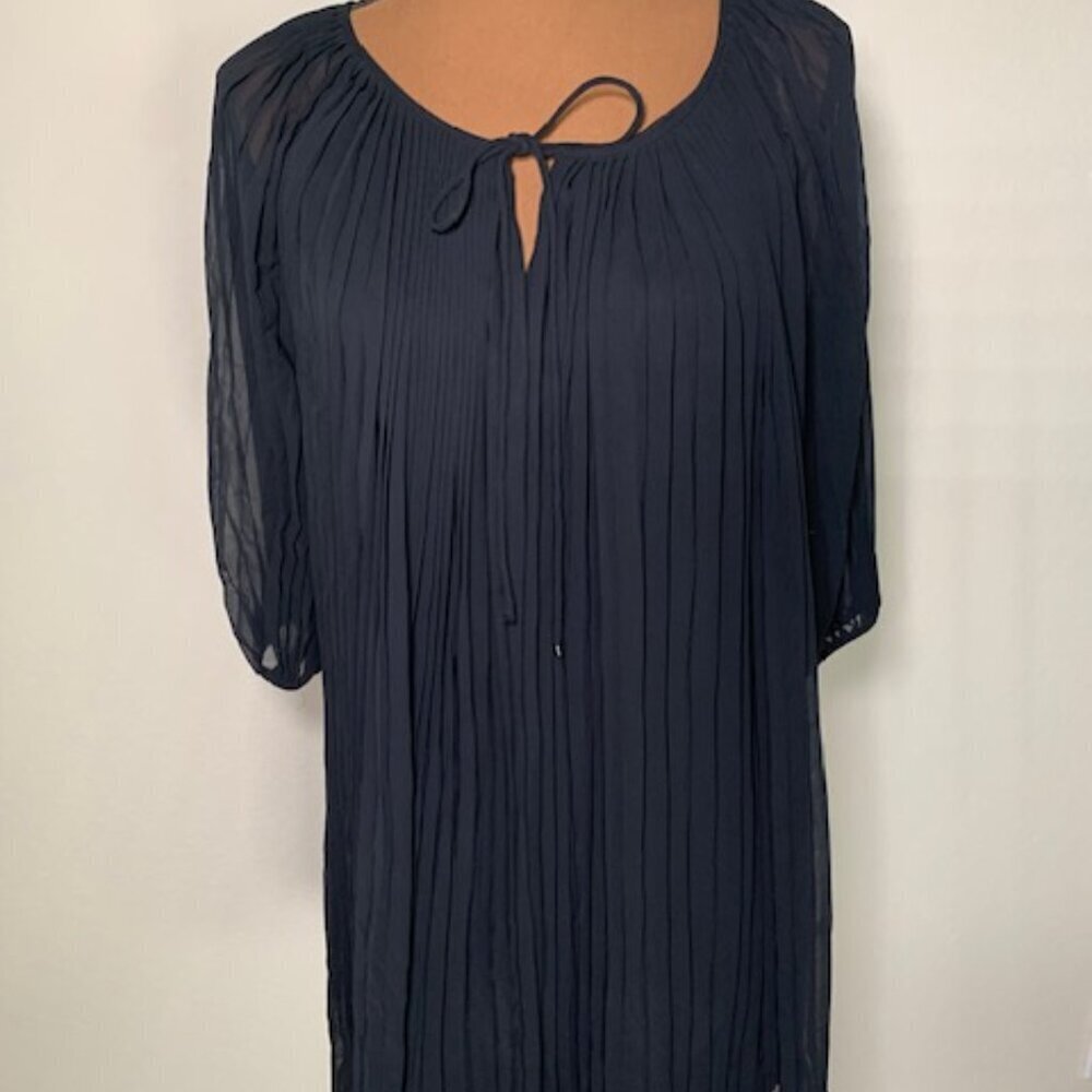 PRICE DROP! Diane von Furstenberg Black Dress Pleated V-Neck 3/4 Sleeve	0